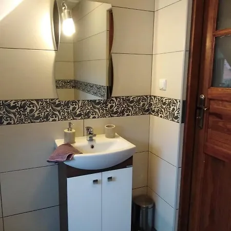 B10 Dom Lux Z Alpakami & Basen