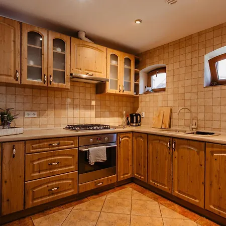 Holiday home B10 Dom Lux Z Alpakami & Basen Elk